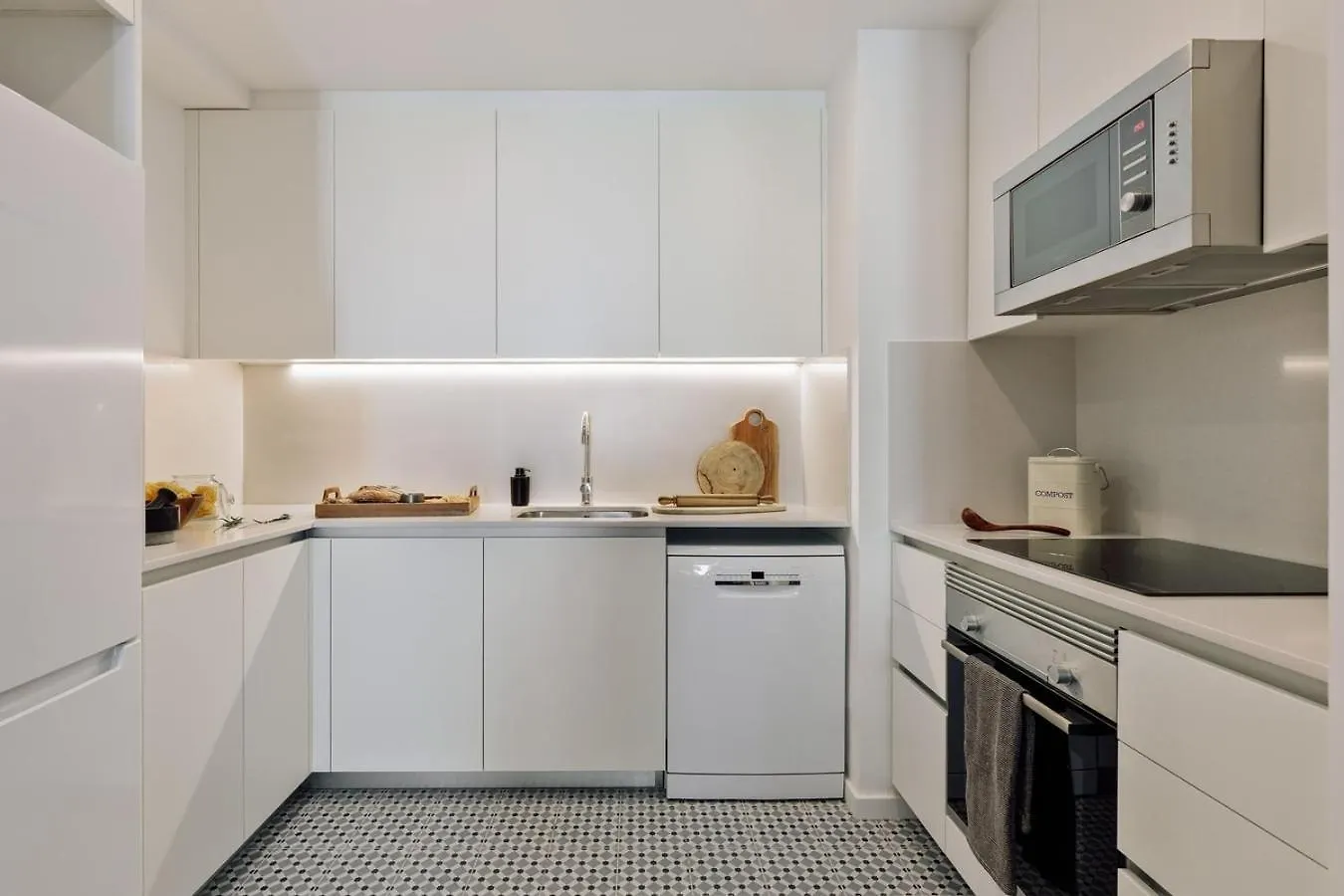 Apartment Eboli - 3 Bedrooms, Balcony And Terrace In Ciutat Vella Barcelona
